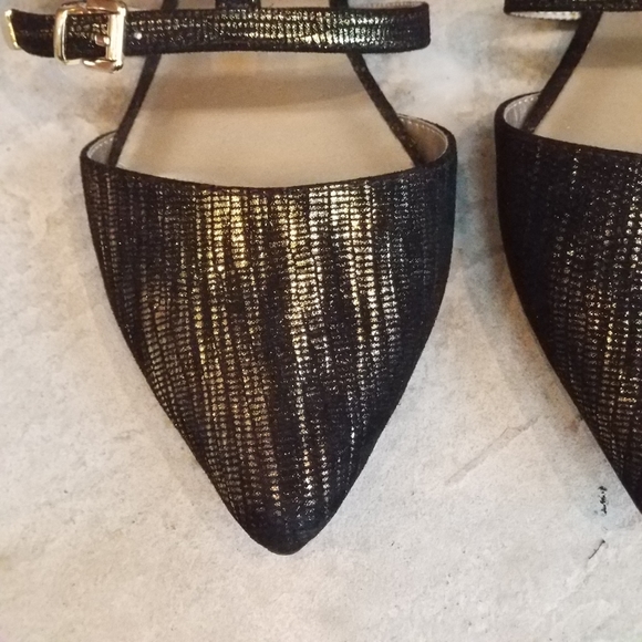 G by Guess black & gold strappy sandals size 8 - Picture 5 of 8